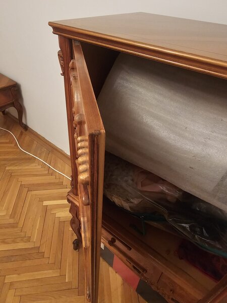 Dormitor D10 – lemn masiv, intarsii si sculptura manuala