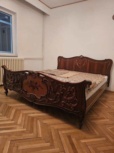 Dormitor D10 – lemn masiv, intarsii si sculptura manuala