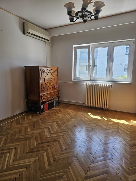Dormitor D10 – lemn masiv, intarsii si sculptura manuala