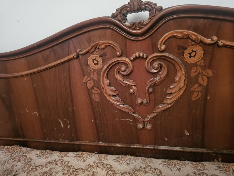 Dormitor D10 – lemn masiv, intarsii si sculptura manuala