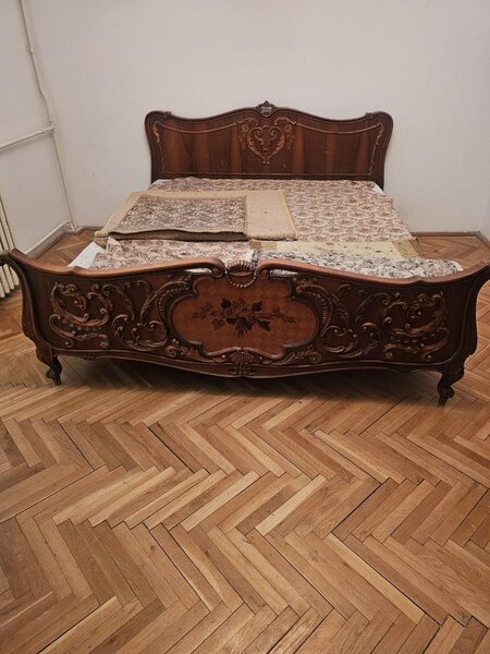 Dormitor D10 – lemn masiv, intarsii si sculptura manuala