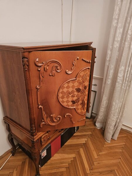 Dormitor D10 – lemn masiv, intarsii si sculptura manuala