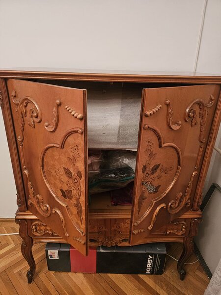 Dormitor D10 – lemn masiv, intarsii si sculptura manuala